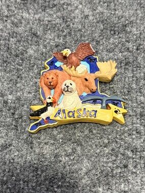 Alaska Souvenir Magnet with Wildlife Design - Yellow & Blue
